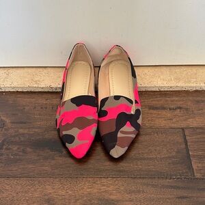Women’s Camo Flats size 9 1/2